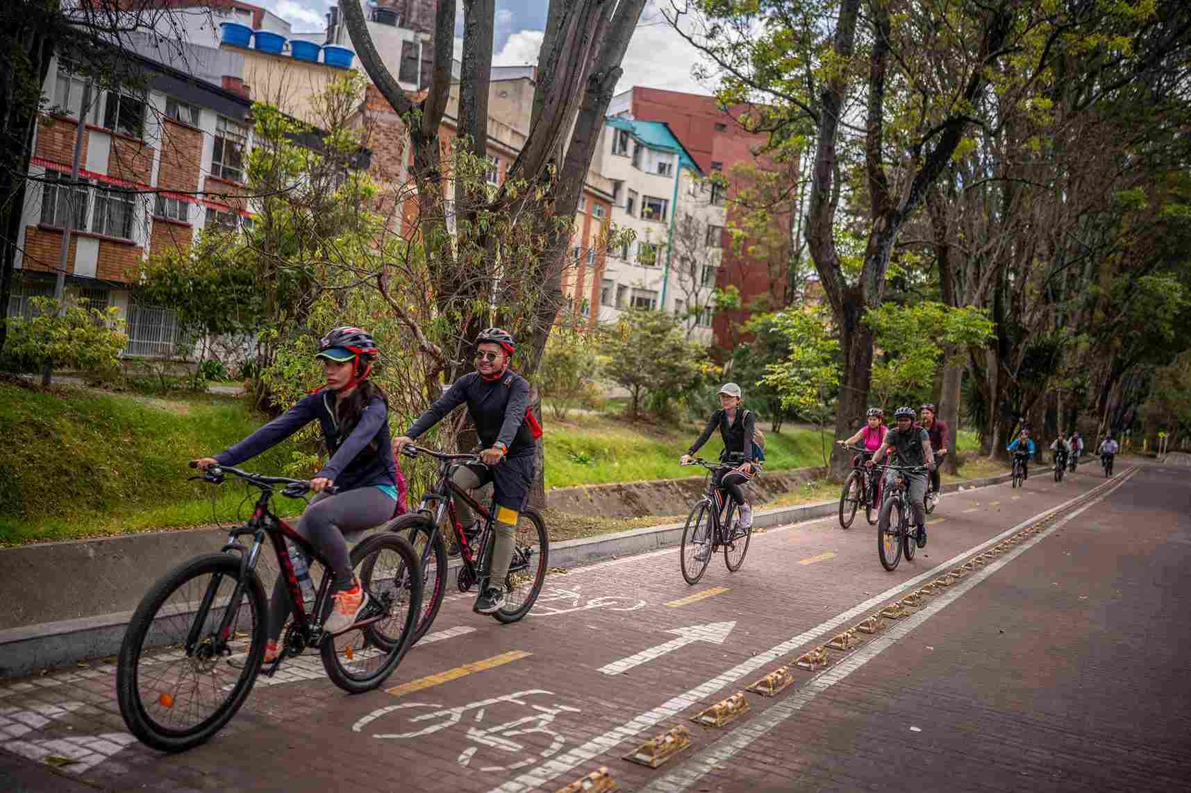 Conoce Bogotá sobre ruedas: un viaje en bici por la capital