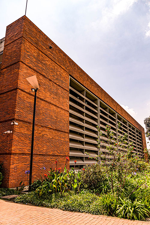 Biblioteca el Tunal Gabriel Rcía Márquez