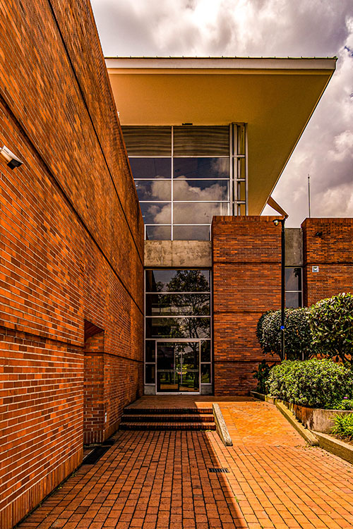 Biblioteca el Tunal Gabriel Rcía Márquez