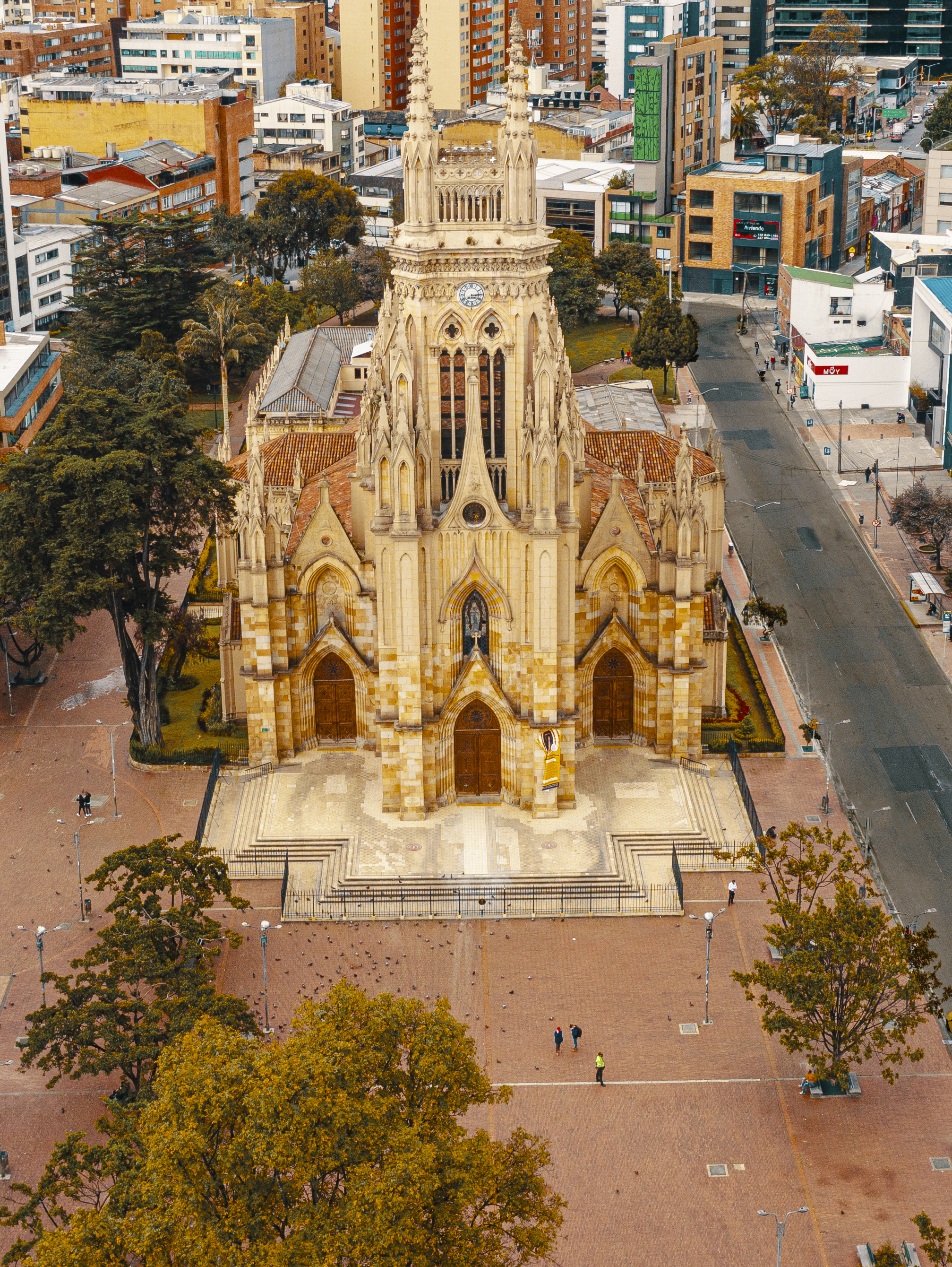 Iglesia Lourdes Ricardo Báez