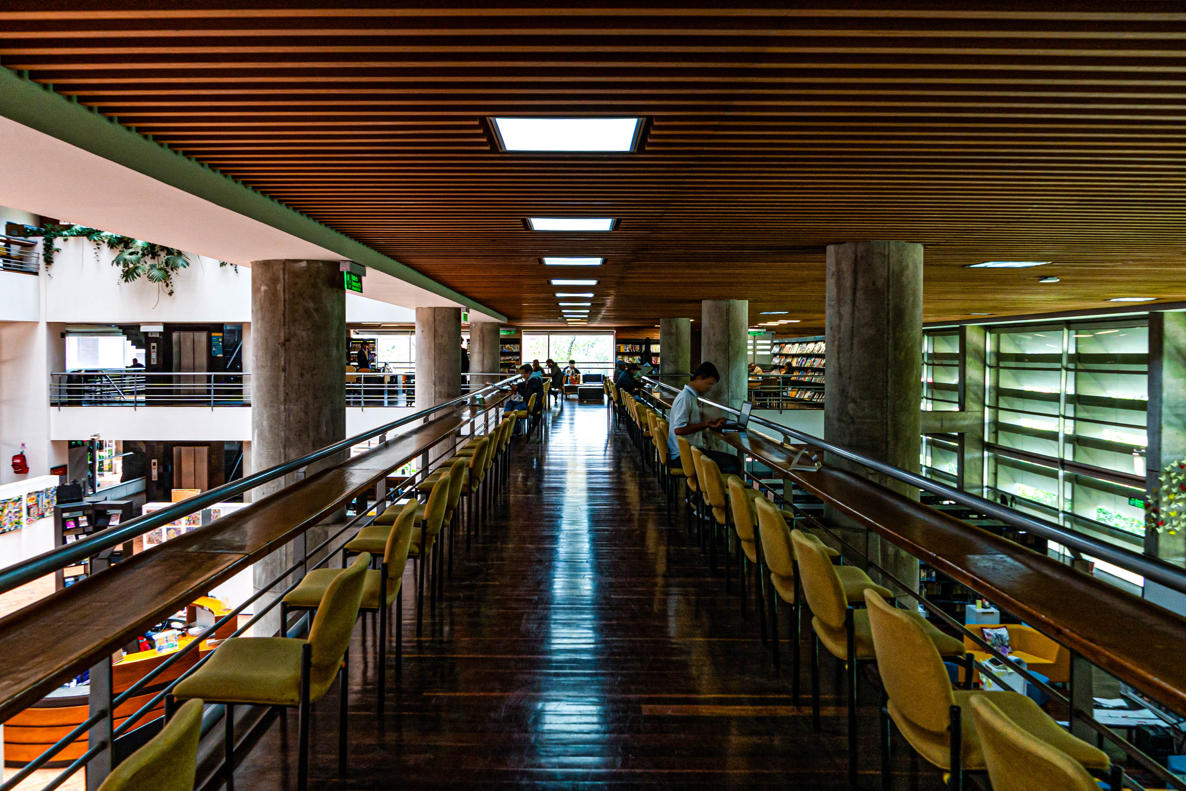 Biblioteca el Tunal Gabriel Rcía Márquez