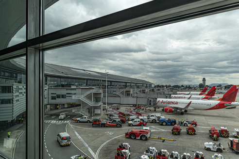 El Aeropuerto El Dorado enlaza al país con más de 50 destinos nacionales y cerca de 45 destinos internacionales. Foto: Stefanía Álvarez - IDT