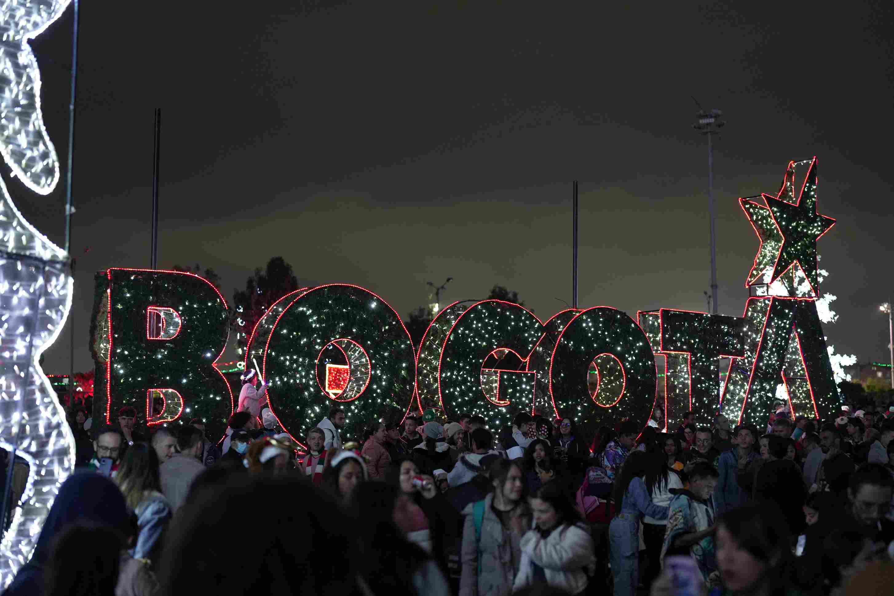 Desde septiembre en Bogotá se vive la Navidad. Foto: Carlos Viancha - IDT.