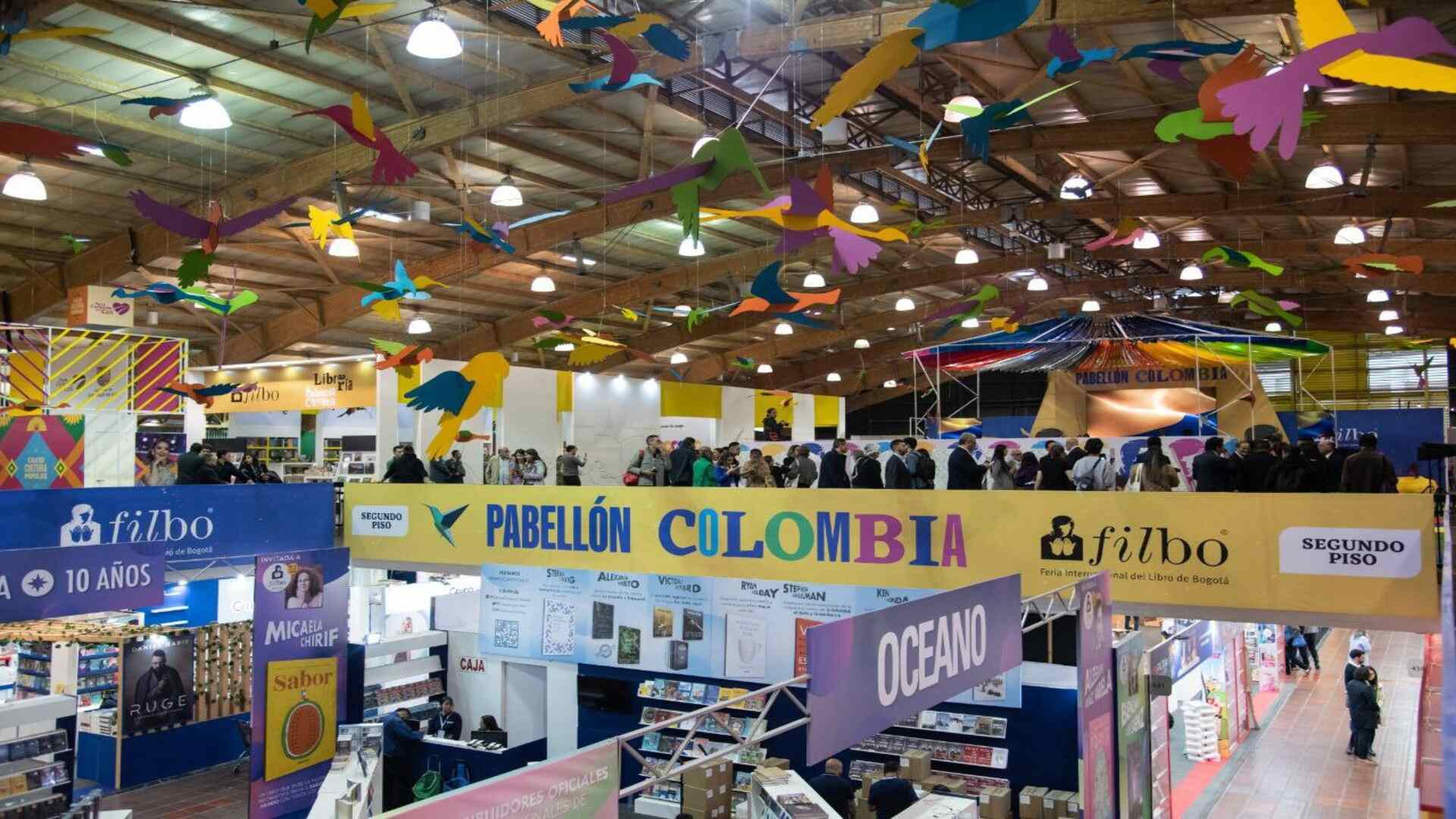 El gran espacio de exposición dedicado a la producción literaria nacional dentro de la feria del libro. Fotografía Archivo IDT.