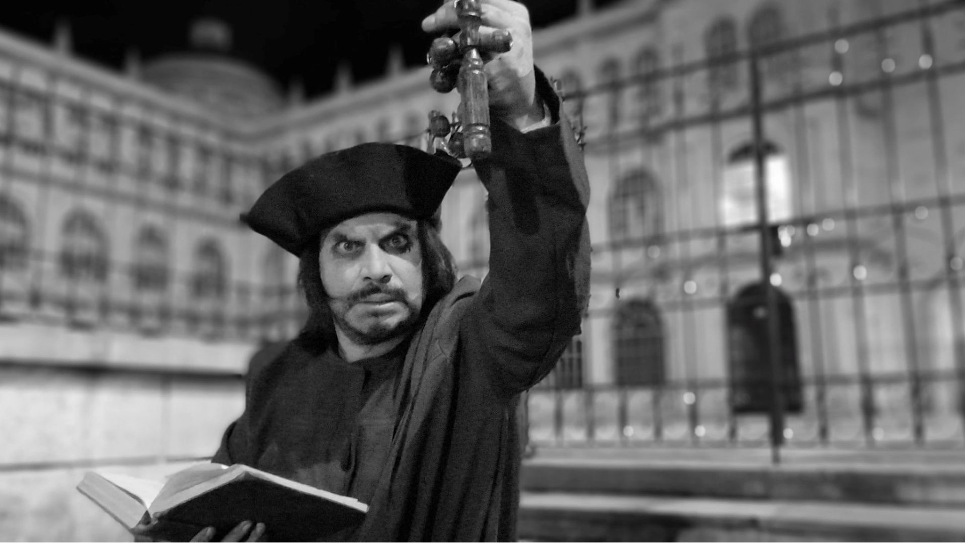 Las historias y leyendas de terror reviven en los recorridos nocturnos de la capital. / Cortesía: IDT
