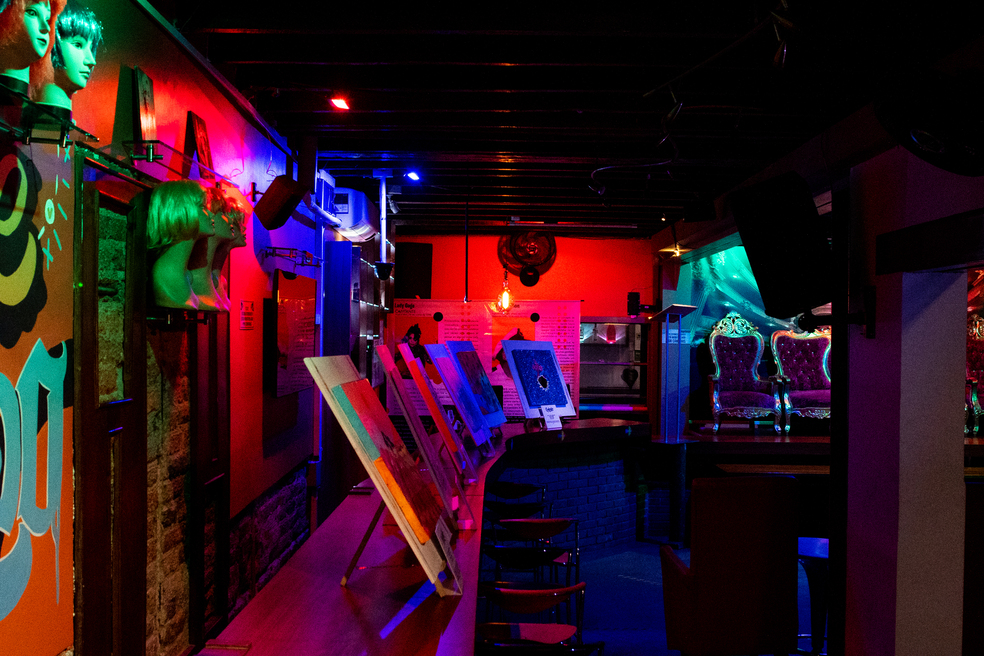 Barra de bebidas del Museo LGBTI. Foto: Juan Amarú - Archivo IDT