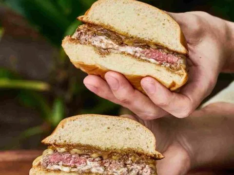Es la excusa perfecta para reunirse y celebrar la buena mesa en Bogotá: Burgerville 2026, el festival que transformó la hamburguesa
