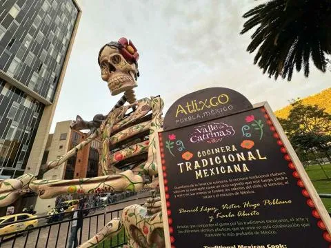 ‘La Cocinera’: la monumental catrina del Festival ‘México en el corazón de Bogotá’