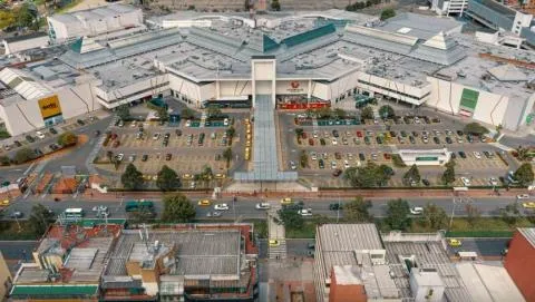 Cumple 50 años. Unicentro Bogotá, más que un centro comercial, es un símbolo de compras, diversión en familia, reinvención y progreso