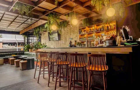 Isola Trattoria Bar