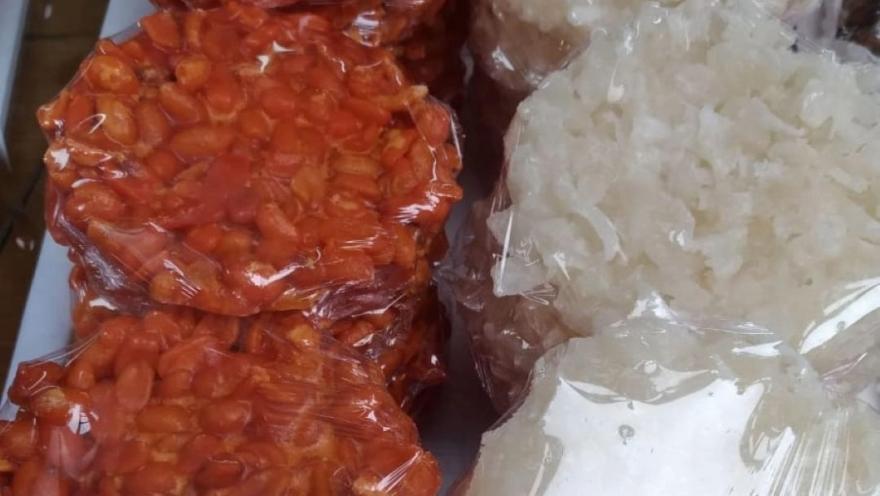  Paquete turrones envueltos en bolsa plástica.
