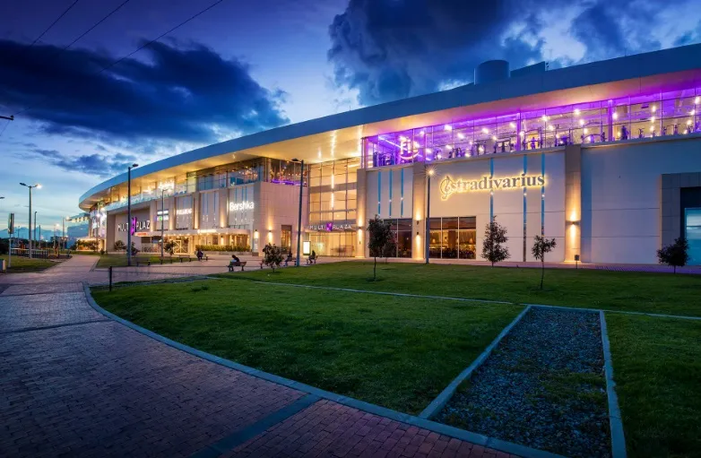 Multiplaza Shopping Center