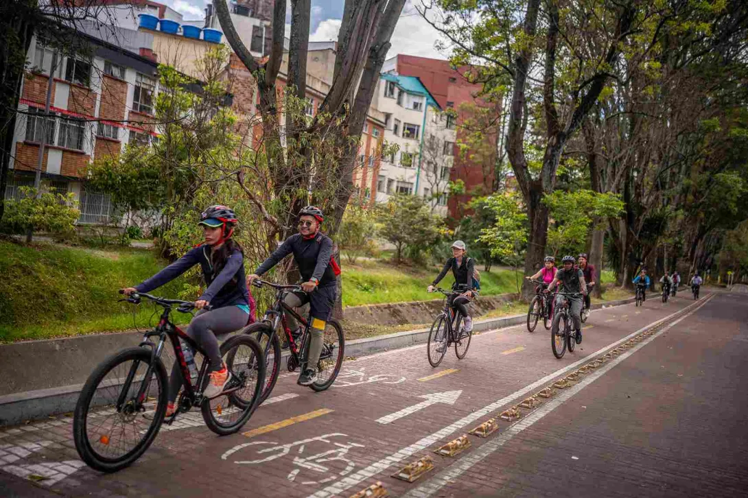 Conoce Bogotá sobre ruedas: un viaje en bici por la capital