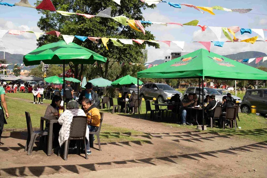 Zona A de Bogotá: un corredor gastronómico donde la tradición colombiana sabe a asado 